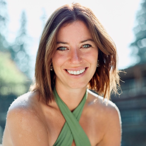 Meet your Posher, Mallory - Picture 1 of 1